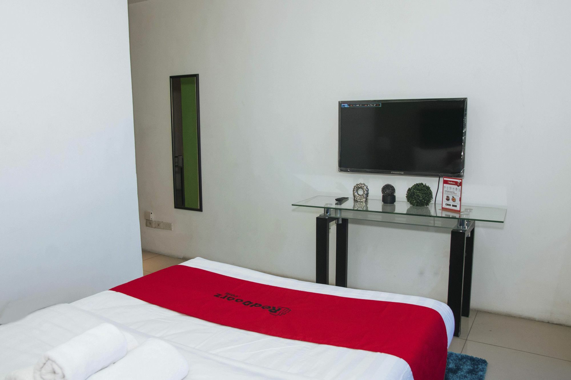 Reddoorz Plus @ Buendia Ave Makati Makati City Exterior photo